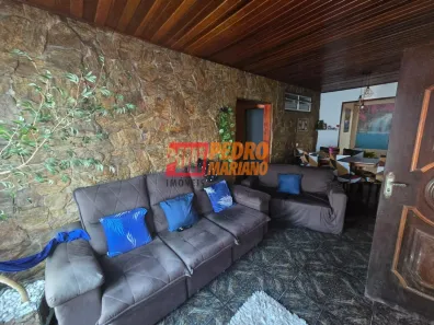 Sobrado com 5 Quartos à venda, 270m² no Canhema, Diadema