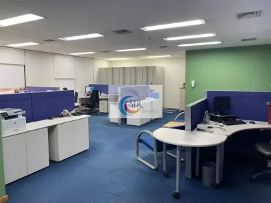 Sala Comercial para alugar, 251m² no Vila Olímpia, São Paulo