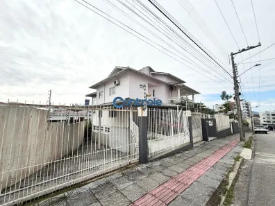 Casa com 6 Quartos à venda, 243m² no Coqueiros, Florianópolis