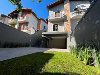 Casa com 4 Quartos para alugar, 200m² no Jardim Colombo, São Paulo