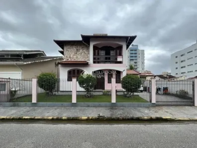 Casa com 3 Quartos à venda, 197m² no Centro, Biguaçu