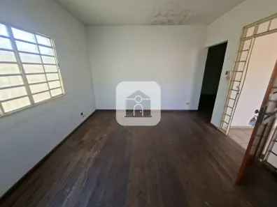 Casa com 3 Quartos para alugar, 140m² no Custódio Pereira, Uberlândia