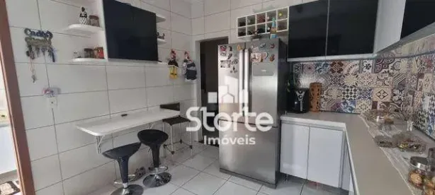 Casa com 3 Quartos à venda, 198m² no Granada, Uberlândia
