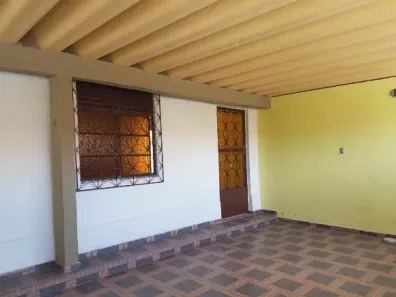 Casa com 2 Quartos para alugar, 80m² no Bangu, Rio de Janeiro