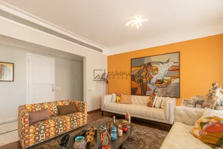 Apartamento com 4 Quartos para alugar, 240m² no Vila Uberabinha, São Paulo