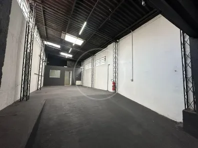 Galpão/Depósito/Armazém para alugar, 130m² no Socorro, São Paulo