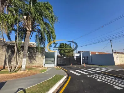 Casa de Condomínio com 4 Quartos à venda, 220m² no Bandeirantes, Londrina