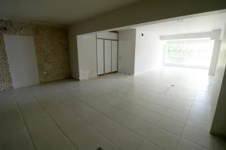 Prédio Comercial para alugar, 93m² no Zona 01, Maringá