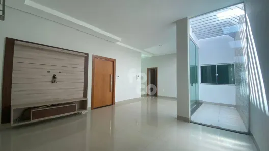 Casa com 3 Quartos à venda, 179m² no Novo Mundo, Uberlândia