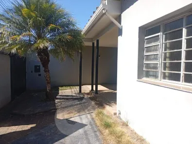 Casa com 3 Quartos à venda, 160m² no Nossa Senhora Aparecida, Uberlândia