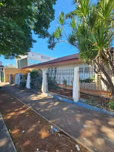 Casa com 3 Quartos à venda, 211m² no Zona 04, Maringá