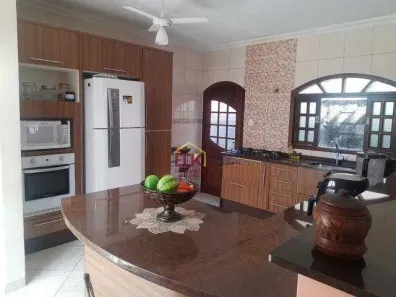 Casa com 4 Quartos à venda, 278m² no Jardim Hípica Pinheiro, Taubaté
