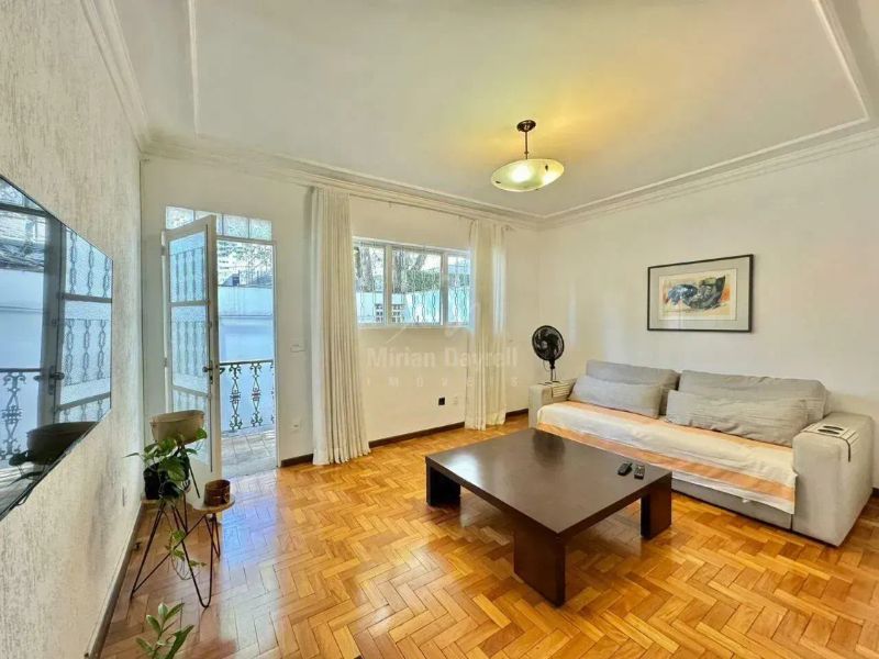Casa com 4 quartos — Serra, Belo Horizonte