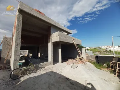 Casa com 3 Quartos à venda, 225m² no Extensão do Bosque, Rio das Ostras