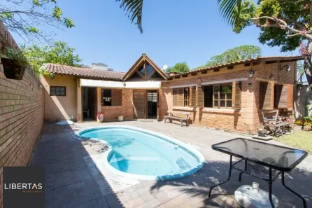 Casa com 2 Quartos à venda, 200m² no Camaquã, Porto Alegre