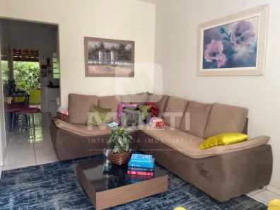 Casa com 2 Quartos à venda, 102m² no Cidade Jardim, Uberlândia