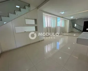 Cobertura com 3 Quartos para alugar, 180m² no Santa Mônica, Uberlândia