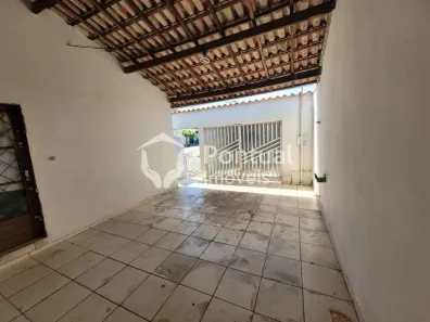 Casa com 3 Quartos para alugar, 60m² no Jardim das Palmeiras, Uberlândia