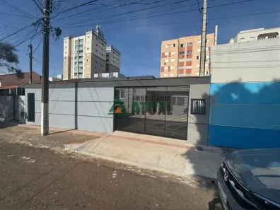Casa com 3 Quartos para alugar, 192m² no Jardim Vilas Boas, Londrina
