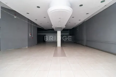 Ponto Comercial para alugar, 328m² no São João, Porto Alegre