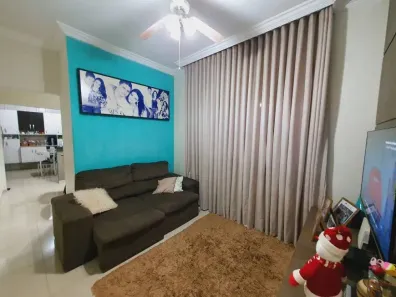 Casa com 3 Quartos à venda, 210m² no Laranjeiras, Uberlândia