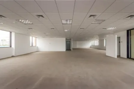 Ponto Comercial à venda, 300m² no Parque Industrial Tomas Edson, São Paulo