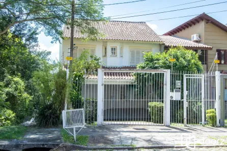 Casa com 3 Quartos à venda, 180m² no Espírito Santo, Porto Alegre