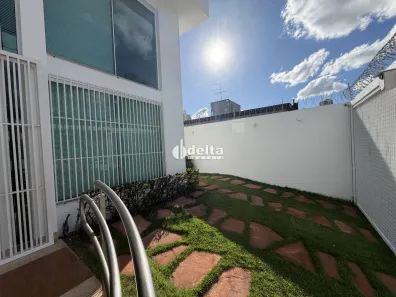 Ponto Comercial com 8 Quartos para alugar, 370m² no Vigilato Pereira, Uberlândia