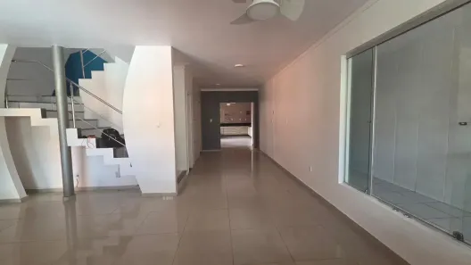 Casa de Condomínio com 4 Quartos para alugar, 230m² no Cohama, São Luís