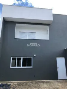 Casa com 3 Quartos à venda, 130m² no Novo Mundo, Uberlândia