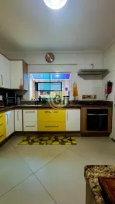 Sobrado com 3 Quartos à venda, 140m² no Parque Santo Antônio, Jacareí
