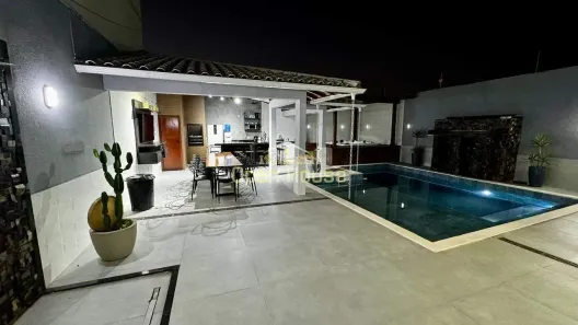 Casa com 3 Quartos à venda, 5000m² no Jardim Amália, Volta Redonda