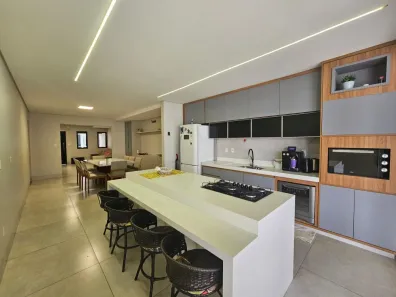 Casa com 3 Quartos à venda, 195m² no Dona Zulmira, Uberlândia