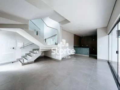 Casa com 3 Quartos à venda, 138m² no Novo Mundo, Uberlândia