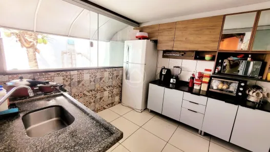 Casa com 2 Quartos à venda, 102m² no Jardim Industriário, Cuiabá