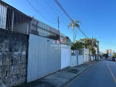 Casa com 3 Quartos à venda, 200m² no Barreiros, São José