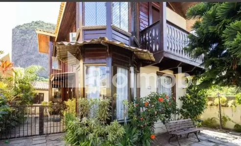 Casa de Condomínio com 3 Quartos à venda, 179m² no Vargem Pequena, Rio de Janeiro