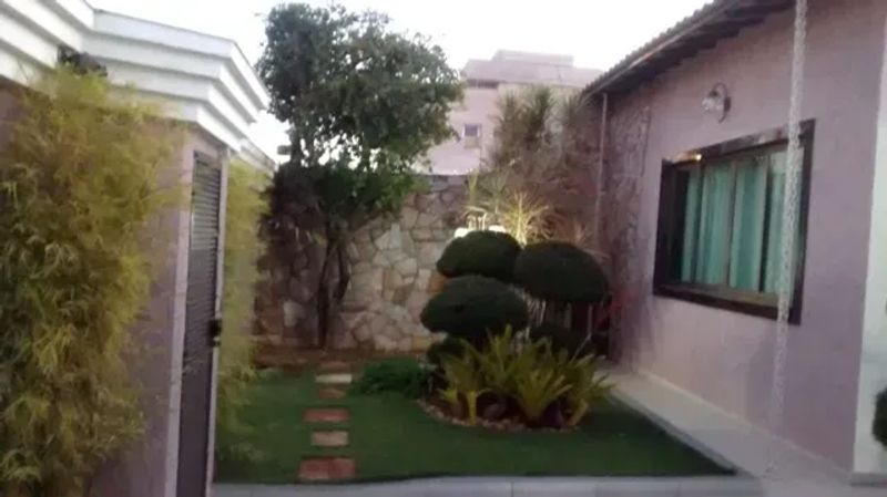 Casa com 4 quartos — Ipiranga, Belo Horizonte
