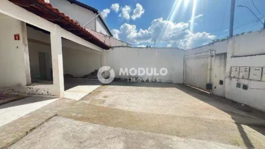 Apartamento com 2 Quartos para alugar, 60m² no Jardim Europa, Uberlândia