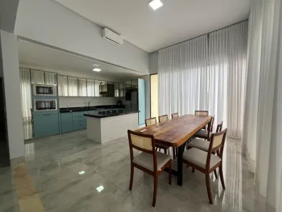 Casa de Condomínio com 4 Quartos para alugar, 230m² no Jardins França, Goiânia