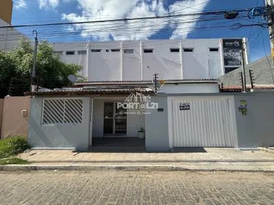 Casa com 4 Quartos para alugar, 180m² no Vila Eduardo, Petrolina