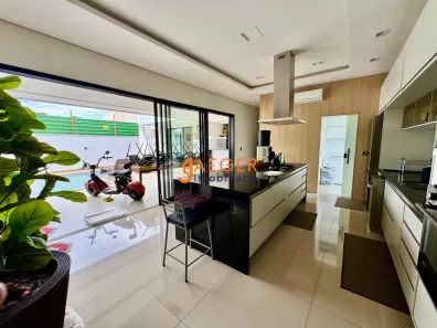 Casa com 3 Quartos à venda, 227m² no Triângulo, Porto Velho