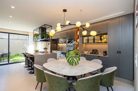 Casa de Condomínio com 3 Quartos à venda, 193m² no Guabirotuba, Curitiba
