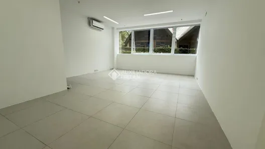 Sala Comercial para alugar, 34m² no Mont Serrat, Porto Alegre
