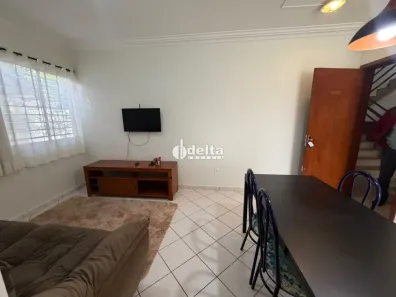 Apartamento com 2 Quartos para alugar, 64m² no Santa Mônica, Uberlândia