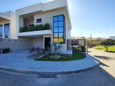 Casa de Condomínio com 3 Quartos à venda, 248m² no Cabiúnas, Macaé