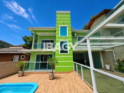 Casa com 4 Quartos para alugar, 240m² no Itacorubi, Florianópolis