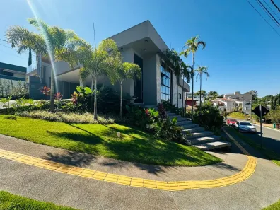 Sobrado com 5 Quartos à venda, 380m² no Condomínio do Lago 1ª Etapa, Goiânia