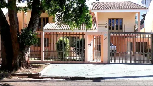 Sobrado com 5 Quartos à venda, 380m² no Zona 08, Maringá