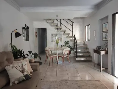 Sobrado com 4 Quartos à venda, 220m² no Parque Casa de Pedra, São Paulo